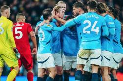 开云下载-包含风云突变！法兰克福冲刺阶段造点机会，欧冠版图或变，球迷炸锅，训练强度明显提升的词条-开云下载